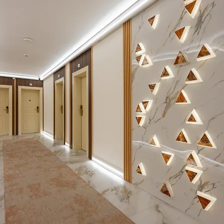 Хотел Grand 4*