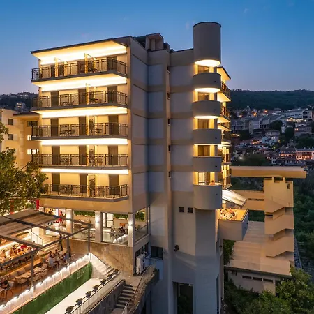 Grand Veliko Tărnovo